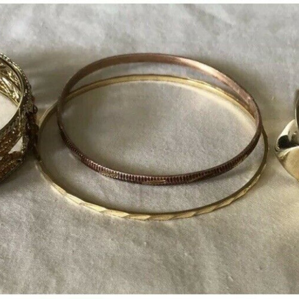lot of 4 Rhinestone ornate Scroll Work Bangle Bracelets - Picture 5 of 10